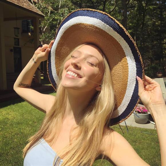 carlyhenriksen